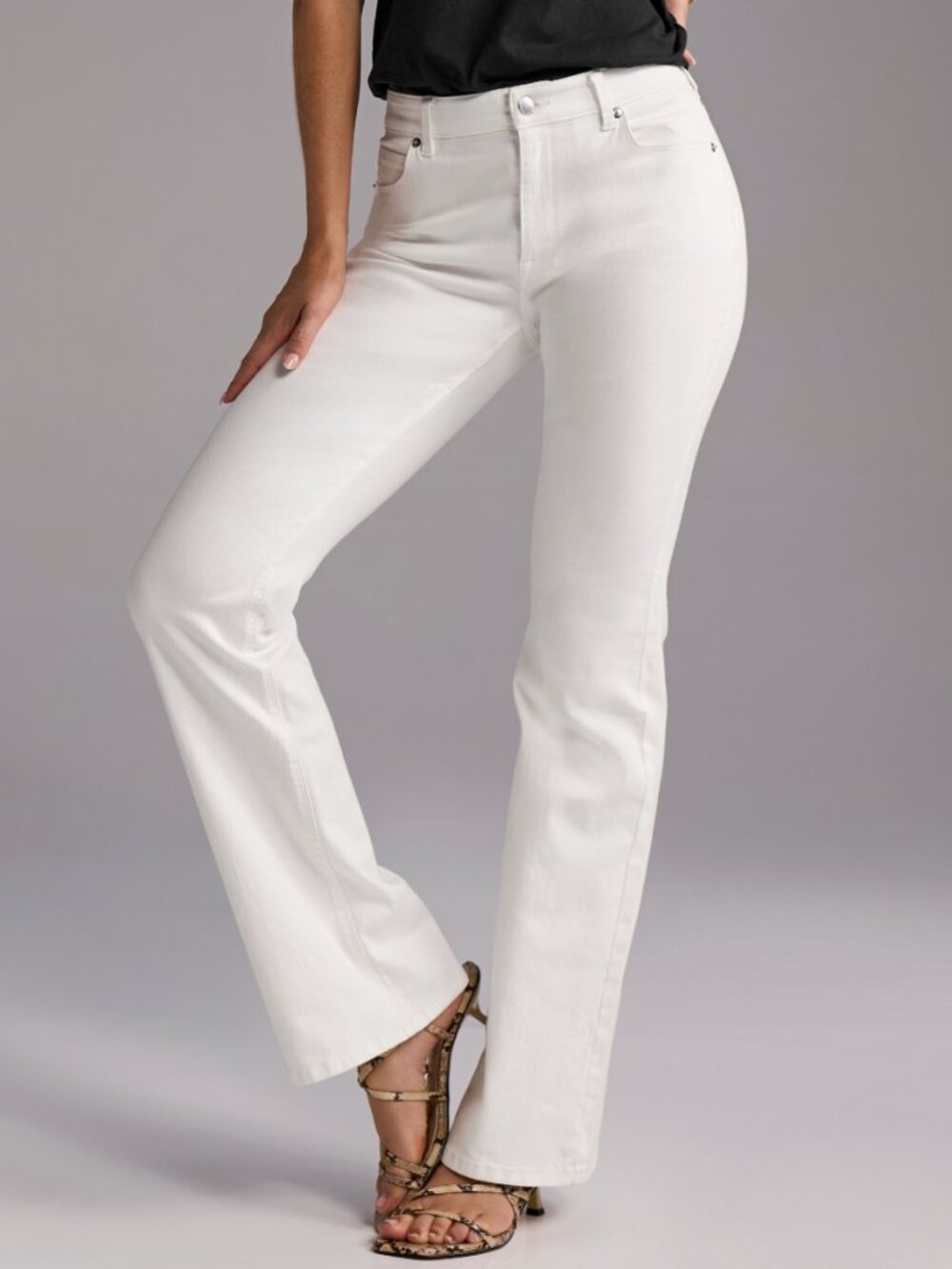 Boston Proper White Straight Leg Denim Jeans Raw Hem Size 27